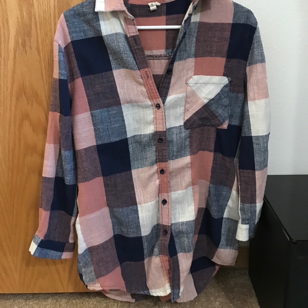 Boutique plaid button down  💗